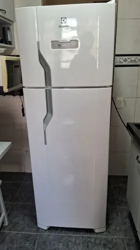 Geladeira frost free 310l eletrolux 2 portas cor branca, 110wolts