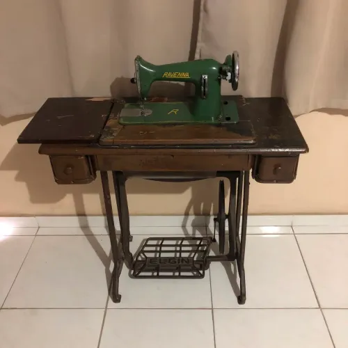 Máquina de Costura antiga