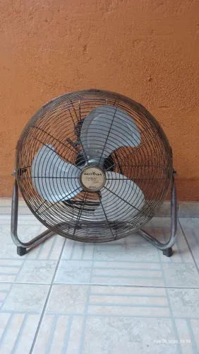 Vendo ventiladorl de ferro da britania