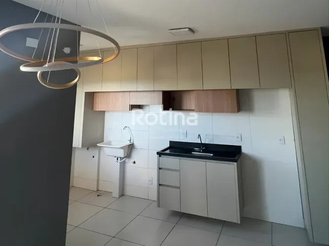 Apartamento residencial mobiliado com 2 quartos (1 suíte), varanda gourmet e 1 vaga em Ube