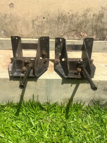 Suporte de estepe para caminhão 