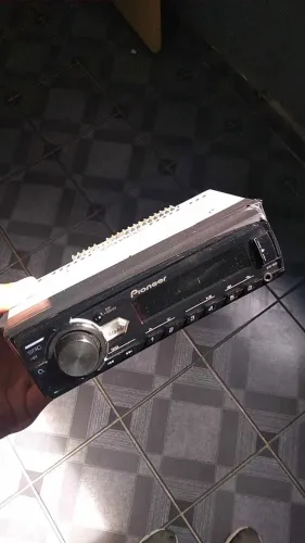 Som Pioneer MVH-98UB