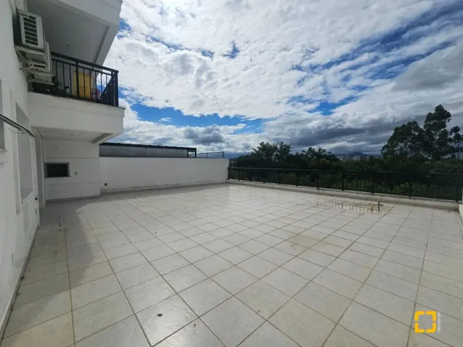Apartamento com 2 suites, lavado, terraço com 99.72m2 para venda no bairro Abraão em Flori