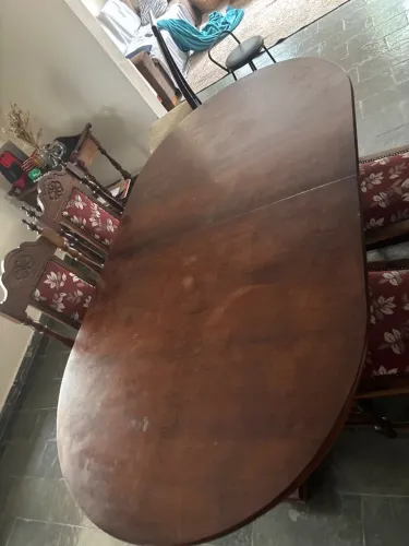 Mesa de jantar madeira / 4 cadeiras + Cristaleira