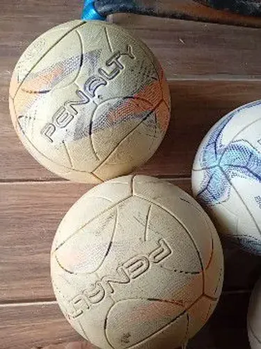 Consertamos bolas de futebol furada