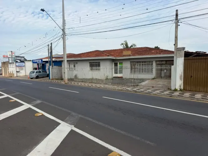 CASA PARA LOCAÇÃO EM UVARANAS