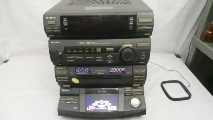 SONY SOM LBT-XB44 SEM AS CAIXAS DE SOM PRECISANDO REPAROS