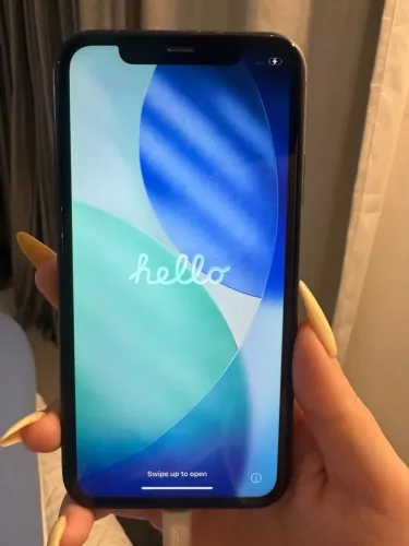 Iphone 11 preto 128GB, caixa original, cabo original e 4 capinhas de proteção