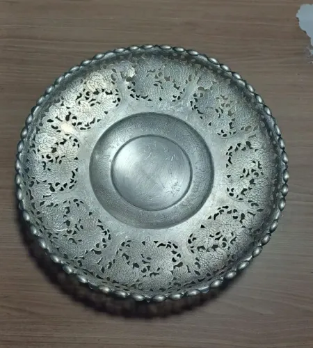 Fruteira em metal espessurada à prata