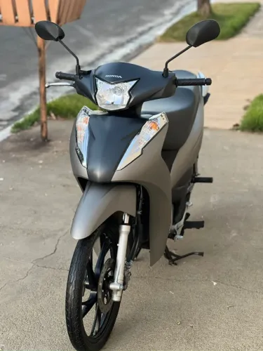 Honda Biz 125 ano 2023 Completa e Conservadíssima