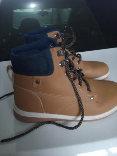 Bota cano curto menino.