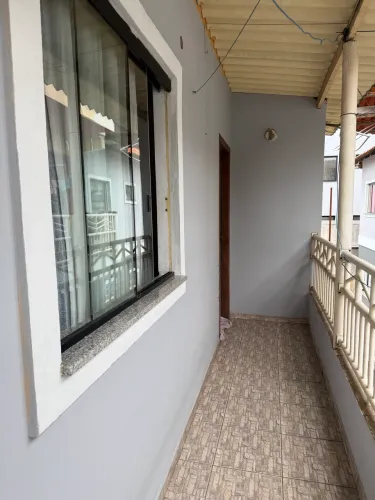 Aluga-se apartamento com 2 quartos 600mt do mar