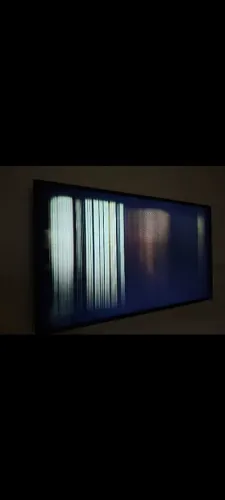 Vendo TV, defeito na tela.