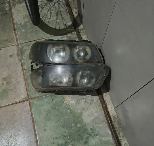Faróis mascra negra Gol g3