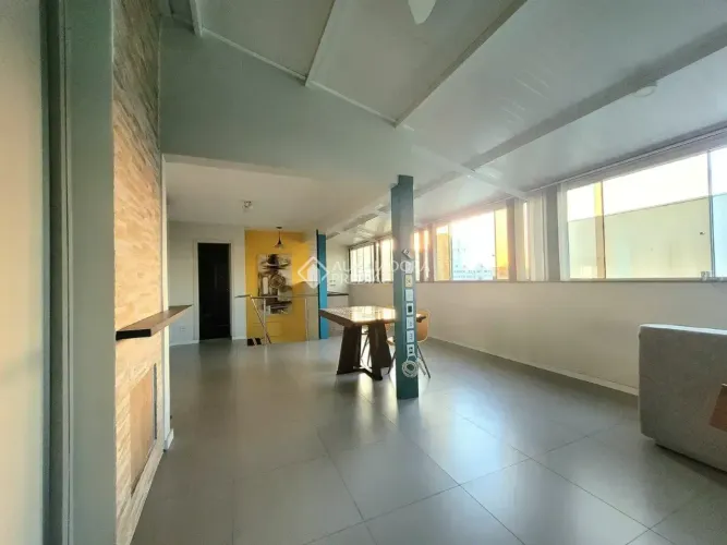 Apartamento/cobertura com 2 quartos em Santana - Porto Alegre - RS