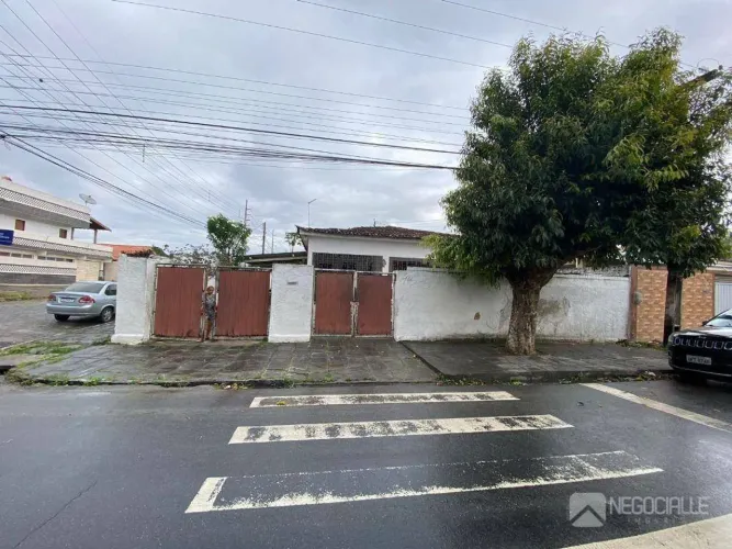 Casa com 4 dormitórios à venda, 230 m² por R$ 500.000,00 - Catolé - Campina Grande/PB
