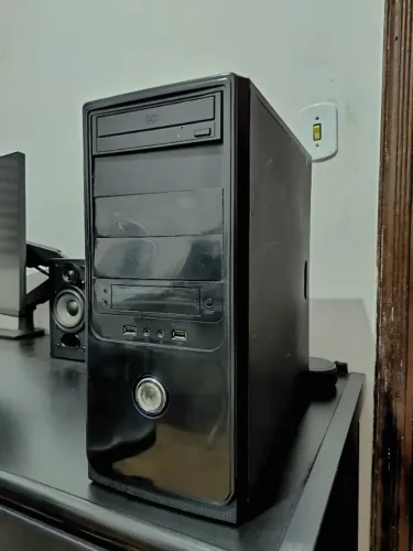 Computador Intel Core i3 2100 / 8GB RAM / 240GB SSD