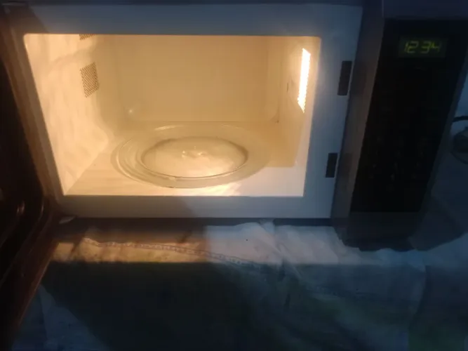 Microondas Panasonic 20L funcionando perfeitamente 140 reais sou de Campo grande 
