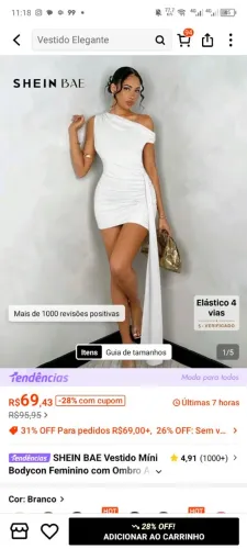 Vestido branco com fenda