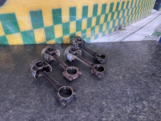 Pistão e biela fiat uno Mobi STD 
