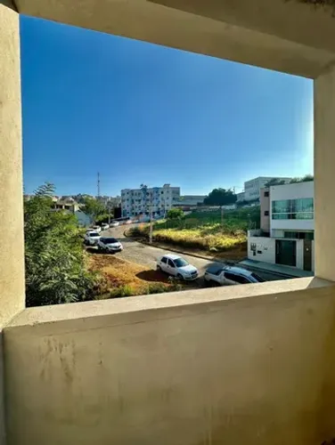 Prédio com Cinco Pavimentos em frente à Santa Casa