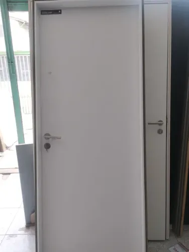 Porta de abrir Branca direto 210x80x17 artens 