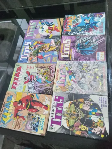 Oito hqs formatinho abril jovem dos Novos Titãs
