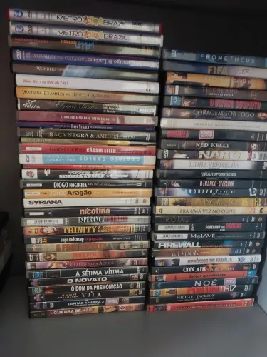 COLEÇÃO DE 60 DVDS ORIGINAIS RAROS. LER A DESCRIÇÃO DO ANÚNCIO.