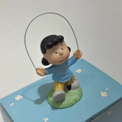 Estatueta Lucy - Peanuts Importado