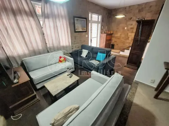 Casa de Vila - Triplex / Residencial / Tijuca