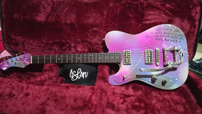 GUITARRA CANHOTA TL ASLAN autografada - EXCLUSIVA com captação piezo LRbaggs/Bigsby Alemã