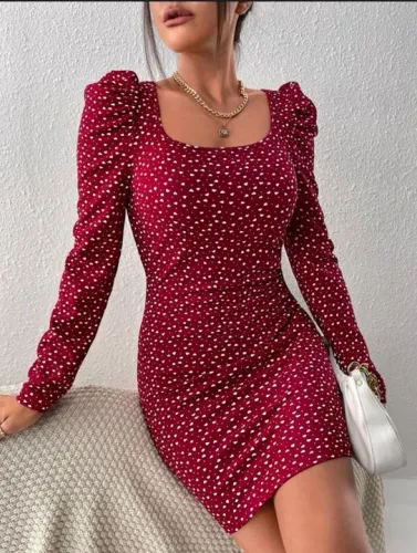 SHEIN Privé Vestido Apertado Impressão de coração Manga Bufante De bolinhas