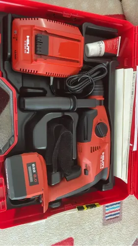 Furadeira hilti nova