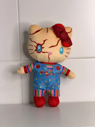 Pelúcia Hello Kitty Chucky