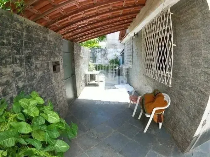 Casa Duplex à Venda em Icaraí 4 Quartos, 2 Suítes e 4 Vagas de Garagem