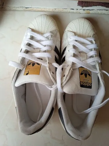 Tênis Adidas superstar branco N°37