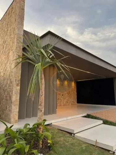 Casa com 3 dormitórios, sendo 3 suítes, área gourmet e piscina à venda, 228 m² por R$ 2.45