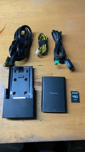 Módulo GPS Pioneer AVIC-F220 com Cabos Originais, Suporte e Cartão SD