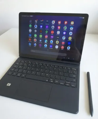 Tablet Samsung Galaxy Tab S9 256GB + Capa Teclado -  Impecável