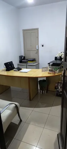 Mesa de escritório em ótimo estado