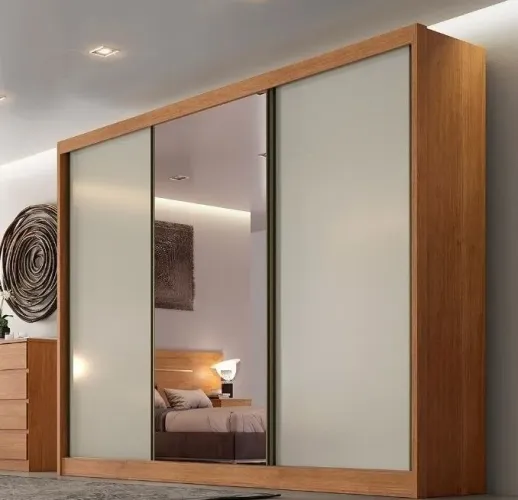 Guarda-Roupa Moderno com Espelho e Design Amadeirado
