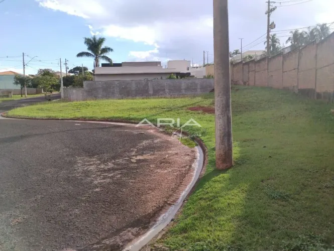Terreno à venda no Condomínio Nascente do Jaraguá
