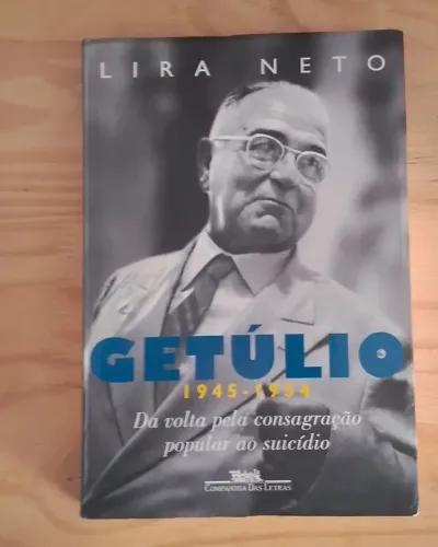Getúlio. Lira neto