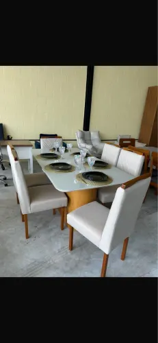 Mesa de jantar com 6 cadeiras