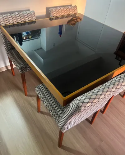 Mesa vidro e madeira  