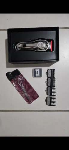 Maquina de cortar cabelo Kemei 1986