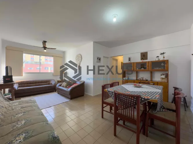 Apartamento mobiliado a uma quadra da Praia das Pitangueiras, Guaruja