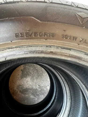 Pneus 235/50/18 original da Mercedes