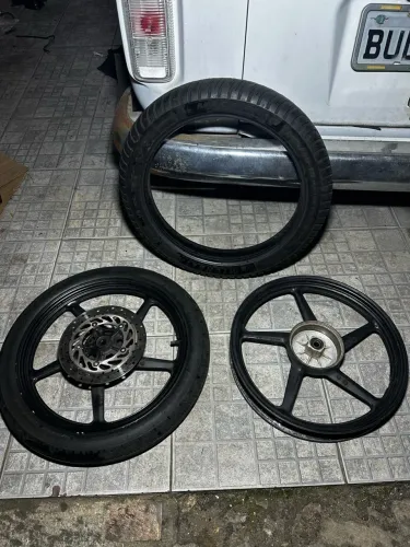 Par de Rodas Ybr Factor 125/150 com Pneu