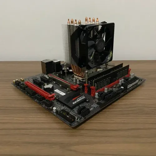 Kit Gamer Intel i7 7700 4.20GHz / Gigabyte B250M-Gaming 3 / 16GB DDR4 2400MHz ( 2x8GB )